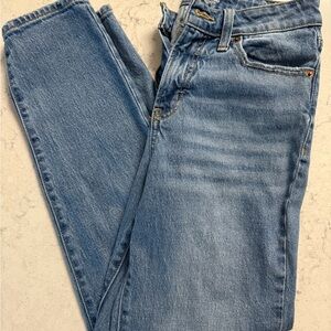 Old Navy Women’s Straight Leg Light Blue Jeans